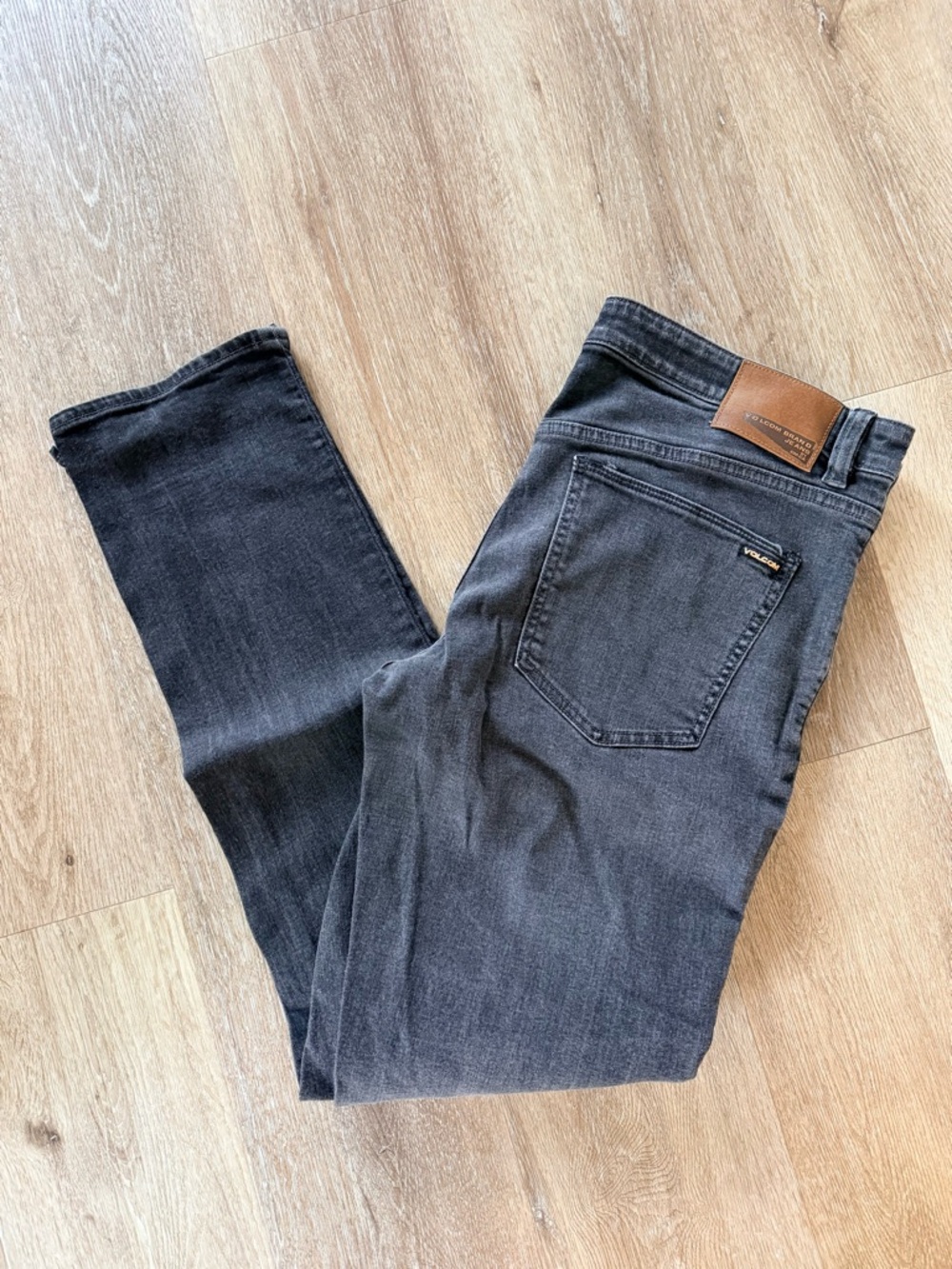 Volcom Men's Slim Black Gray Washed Jeans